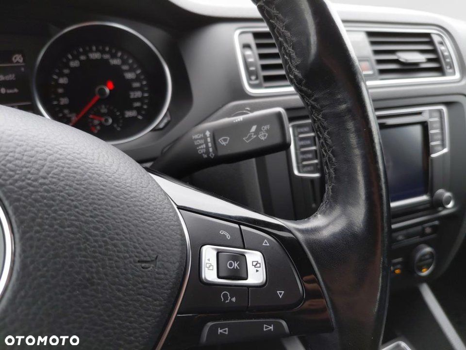 Volkswagen Jetta - 18