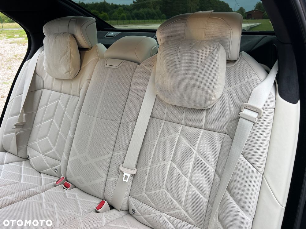 BMW Seria 7 740d xDrive - 27