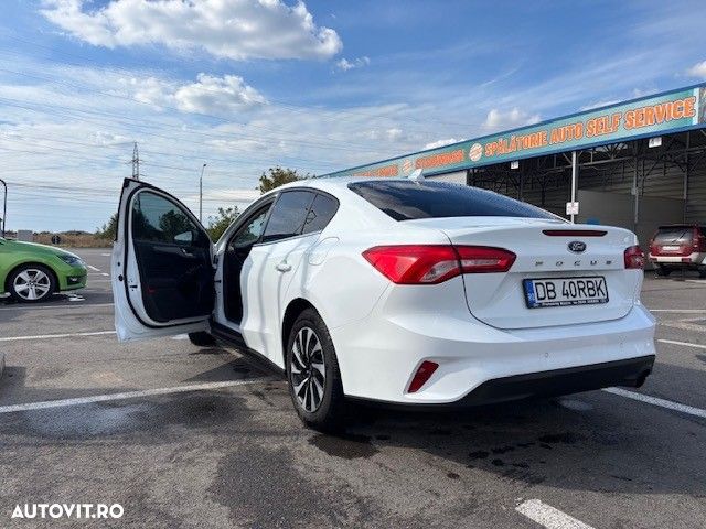 Ford Focus 1.0 EcoBoost Titanium Business - 10