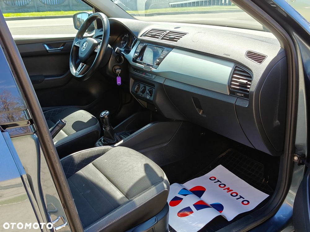 Skoda RAPID 1.2 Ambition Max - 19