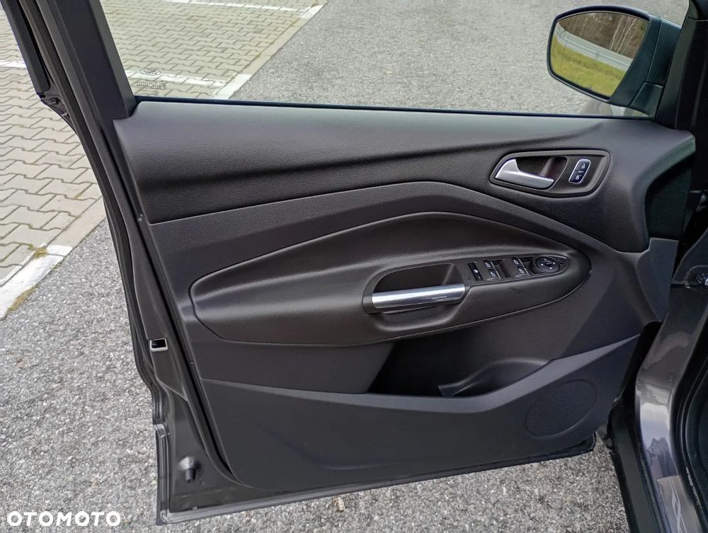 Ford Kuga 2.0 TDCi 4x4 Titanium - 23