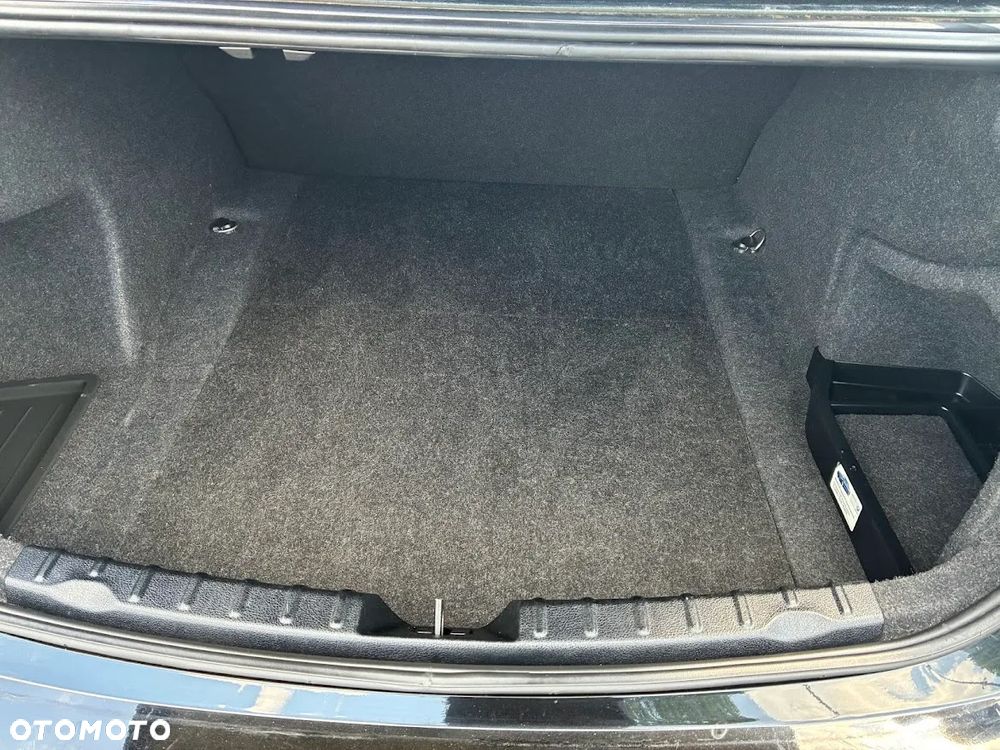 BMW Seria 3 320i - 10