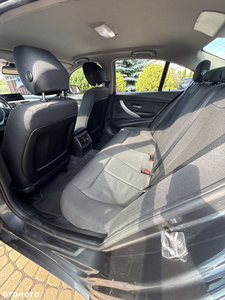 BMW Seria 3 318d - 7
