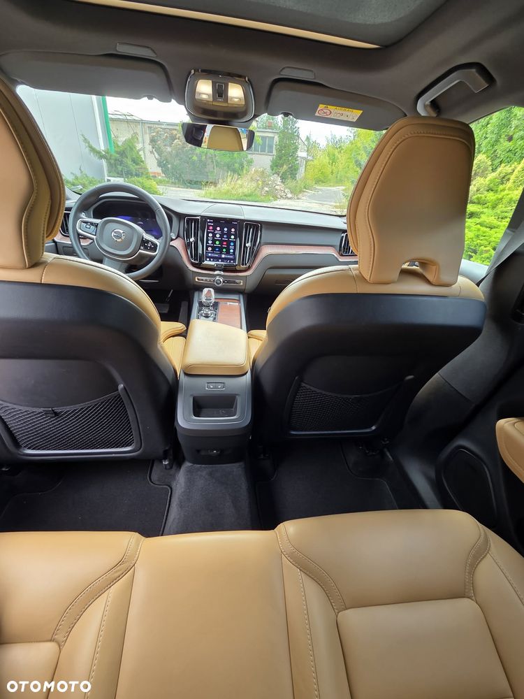 Volvo XC 60 B5 B AWD Plus Dark - 31
