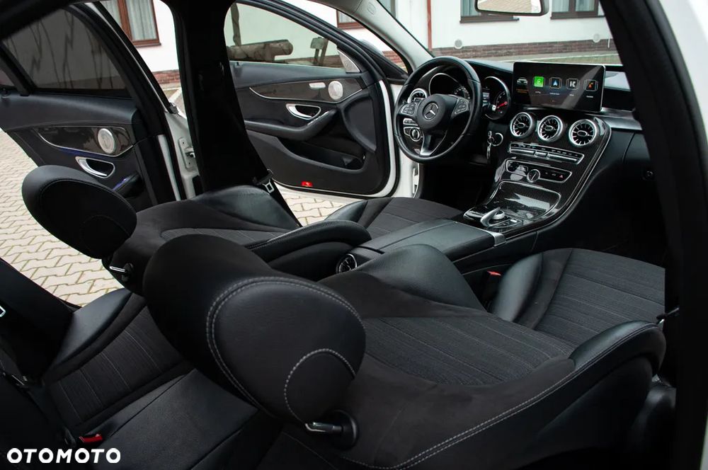 Mercedes-Benz Klasa C 200 7G-TRONIC AMG Line - 18