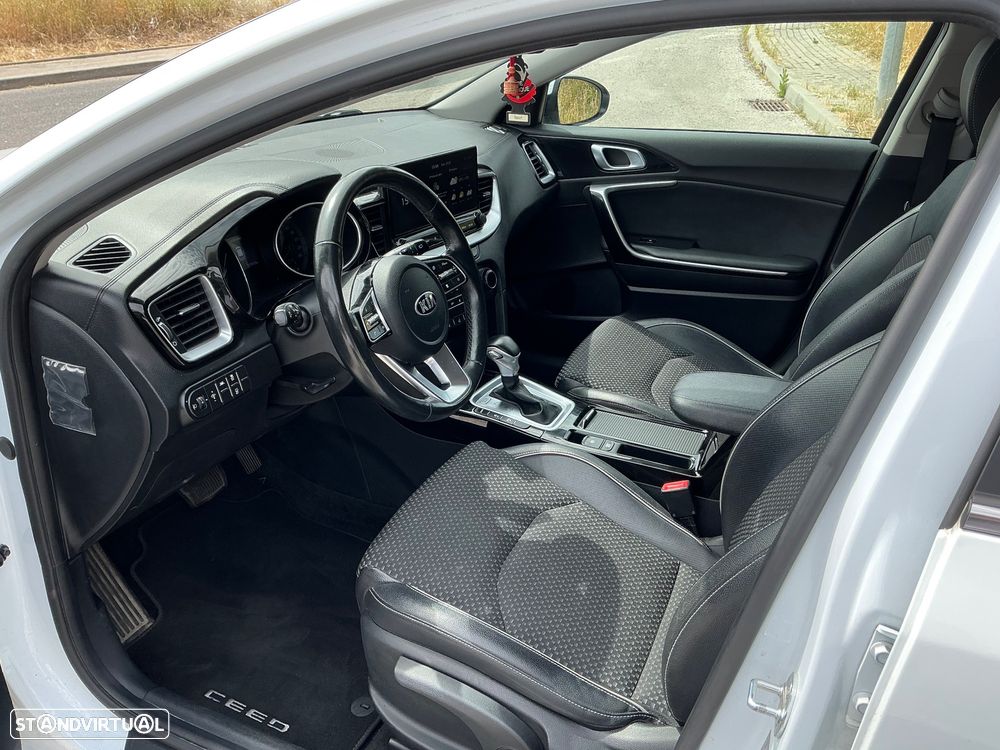 Kia Ceed SW 1.6 CRDi Eco-Dynamics+(48V Mild-Hybr.) DCT7 Platinum Edition - 4