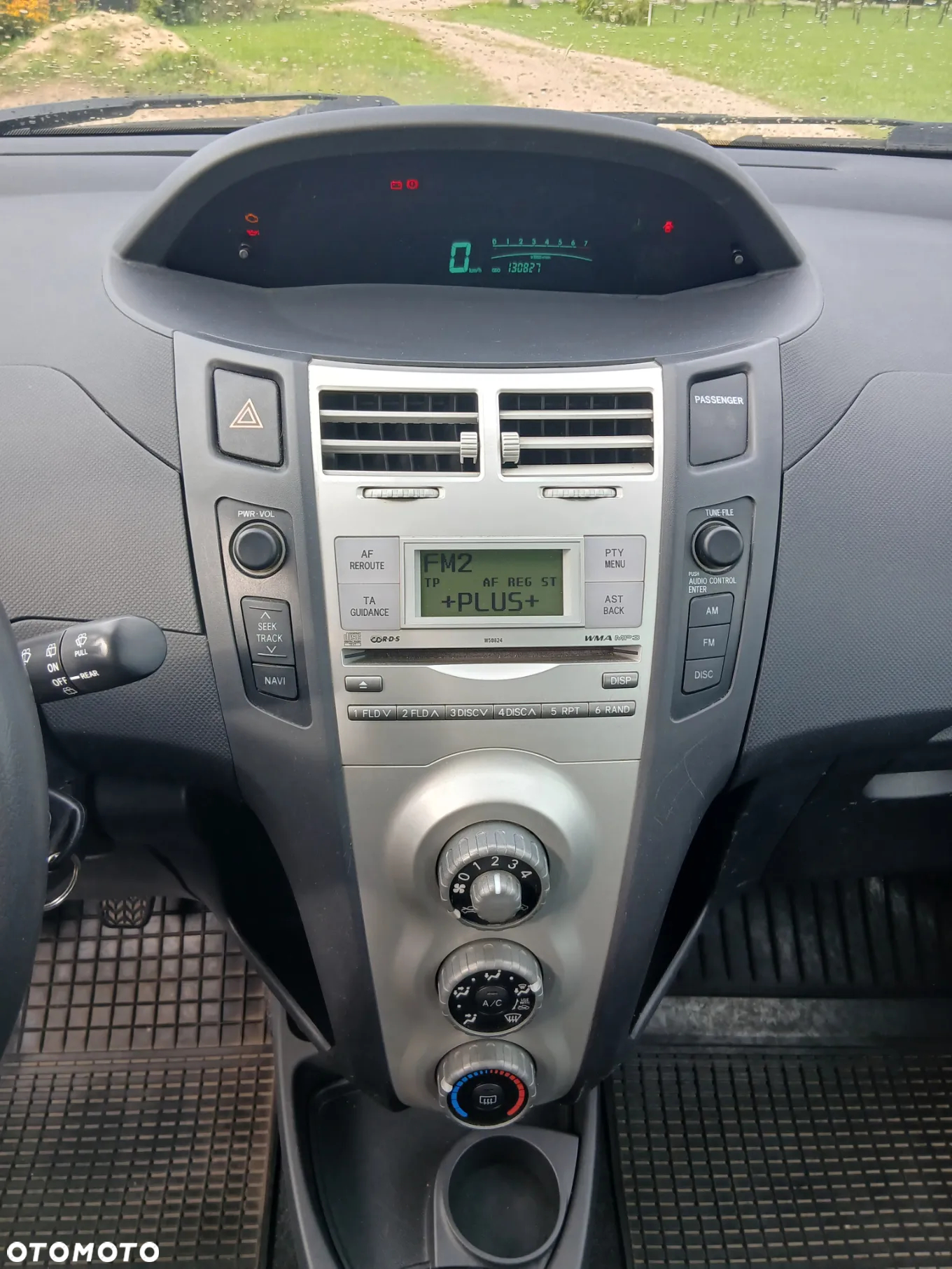 Toyota Yaris - 11