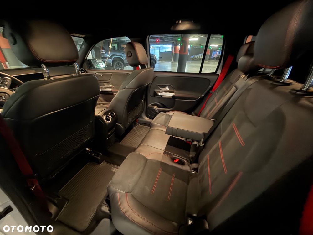 Mercedes-Benz GLB - 8