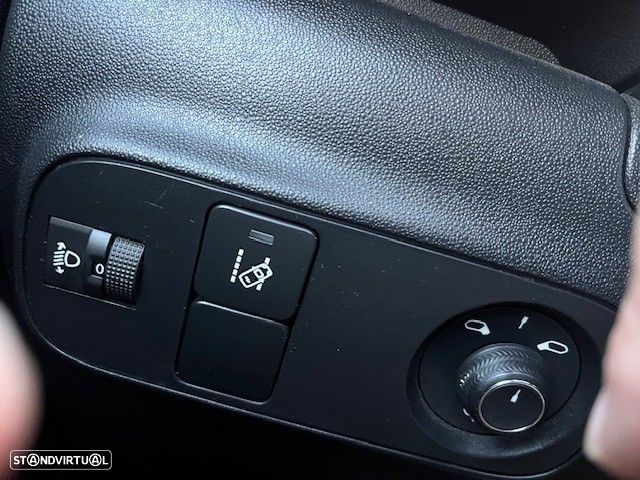 Citroën C3 1.2 PureTech Shine EAT6 - 12