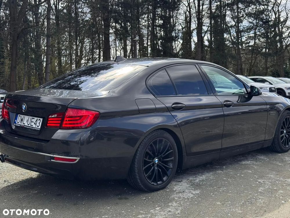 BMW Seria 5 528i xDrive Sport-Aut Luxury Line - 17