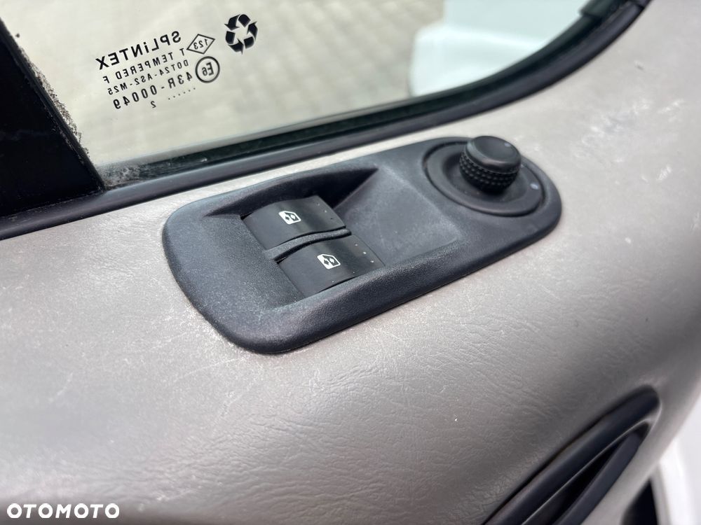 Renault Trafic - 15