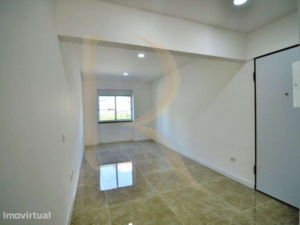 Apartamento T3 remodelado em rés-do-chão na Cova da Piedade - Almada - Grande imagem: 4/21