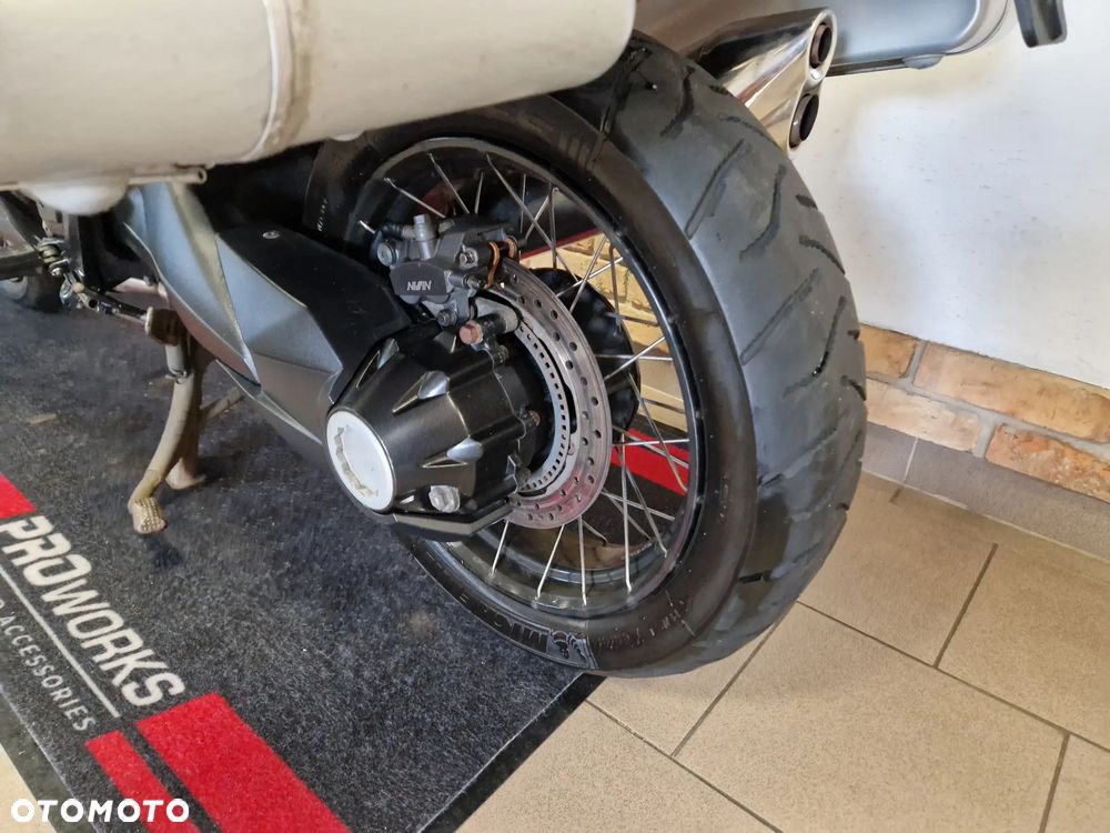 Honda VFR - 32