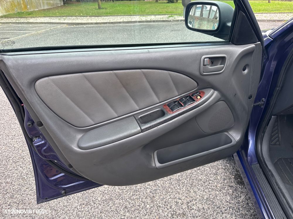 Toyota Avensis SW 2.0 D4D Terra - 6