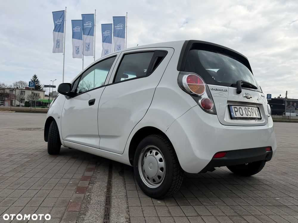 Chevrolet Spark 1.0 Base - 15
