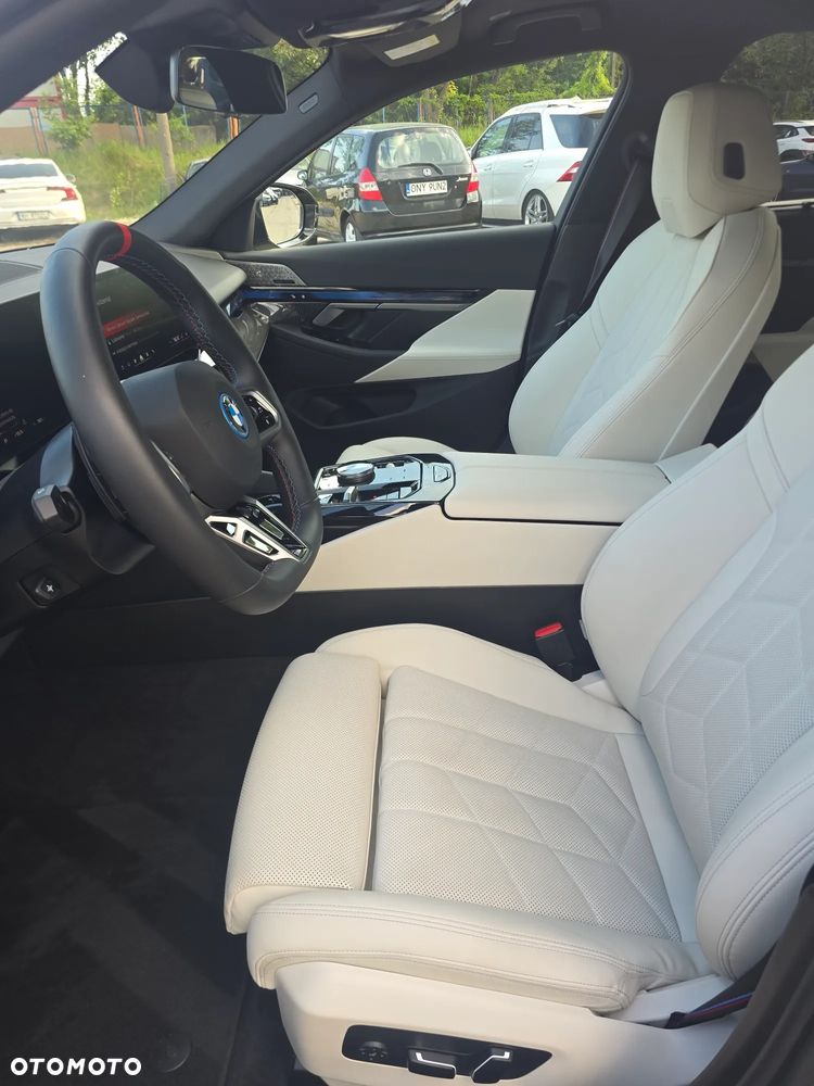 BMW i5 83.9kWh M60 xDrive - 10