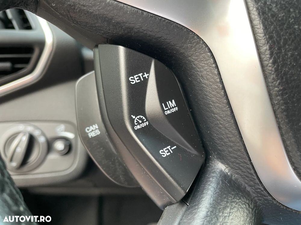 Ford Kuga - 18