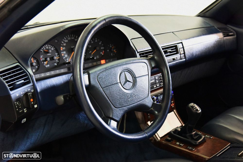 Mercedes-Benz SL 280 - 31