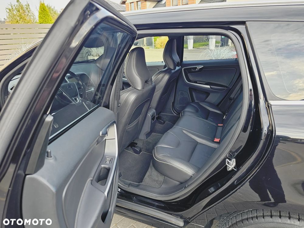Volvo XC 60 D3 Drive-E R-Design Momentum - 10