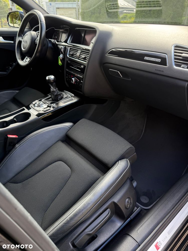 Audi A4 Avant 2.0 TDI DPF quattro S line Sportpaket - 16