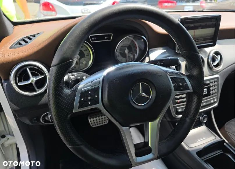 Mercedes-Benz GLA 250 4Matic 7G-DCT AMG Line - 8