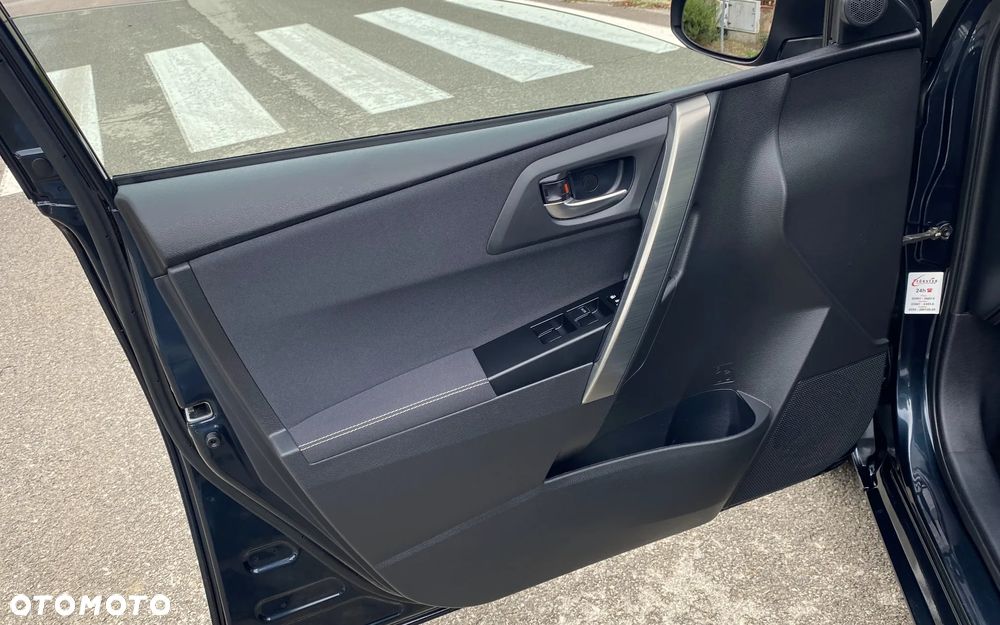 Toyota Auris 1.6 Executive - 24