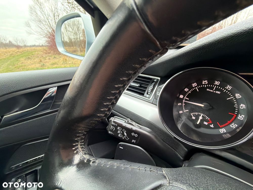 Skoda Superb 2.0 TDI DSG Ambition - 31