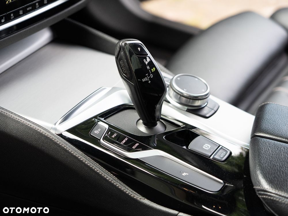 BMW Seria 5 530d xDrive M Sport sport - 35