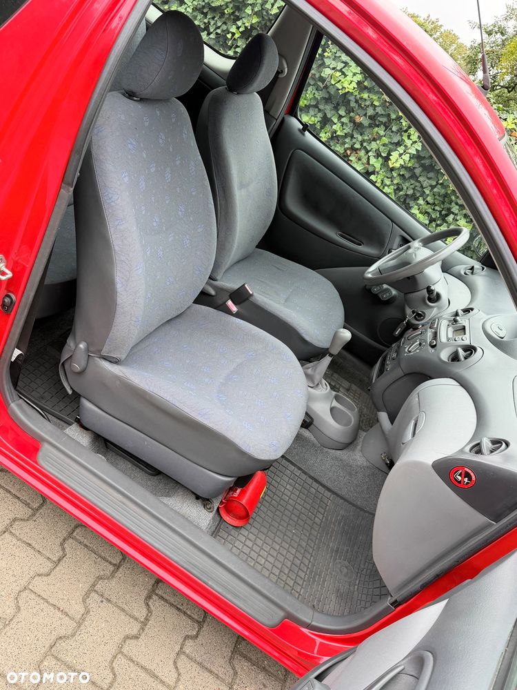 Toyota Yaris - 4