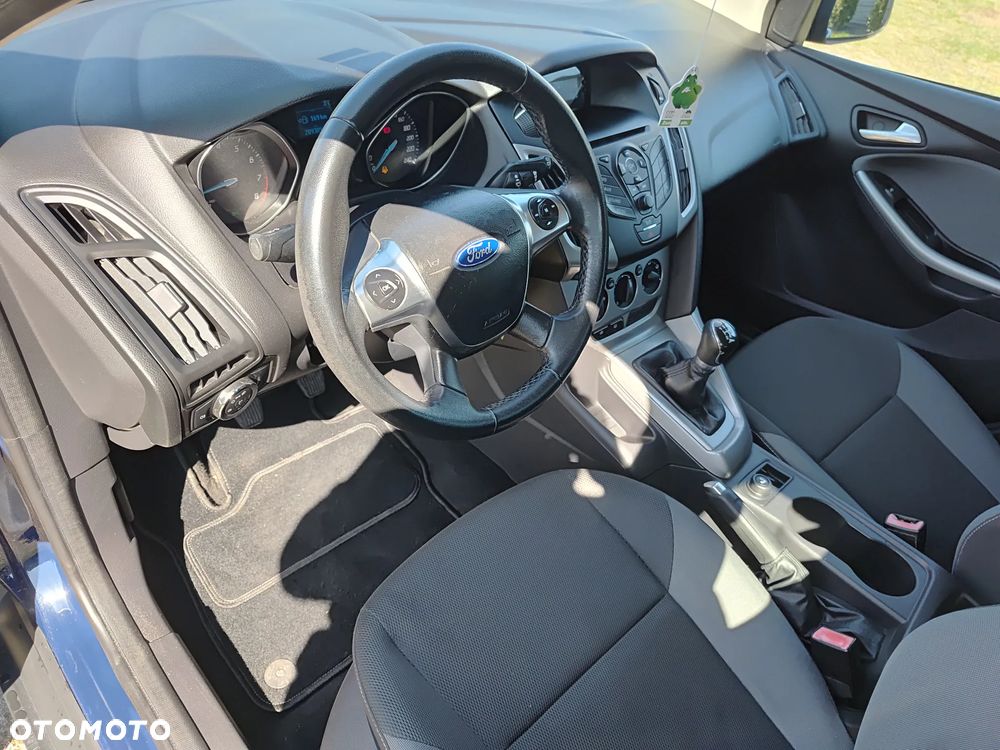 Ford Focus SW - 15