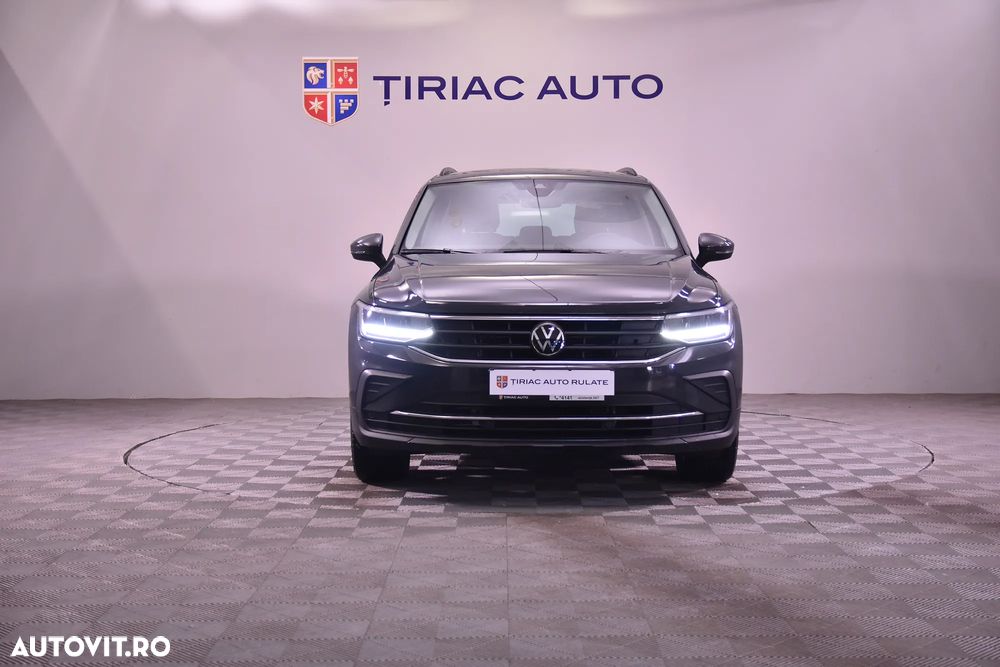 Volkswagen Tiguan - 8