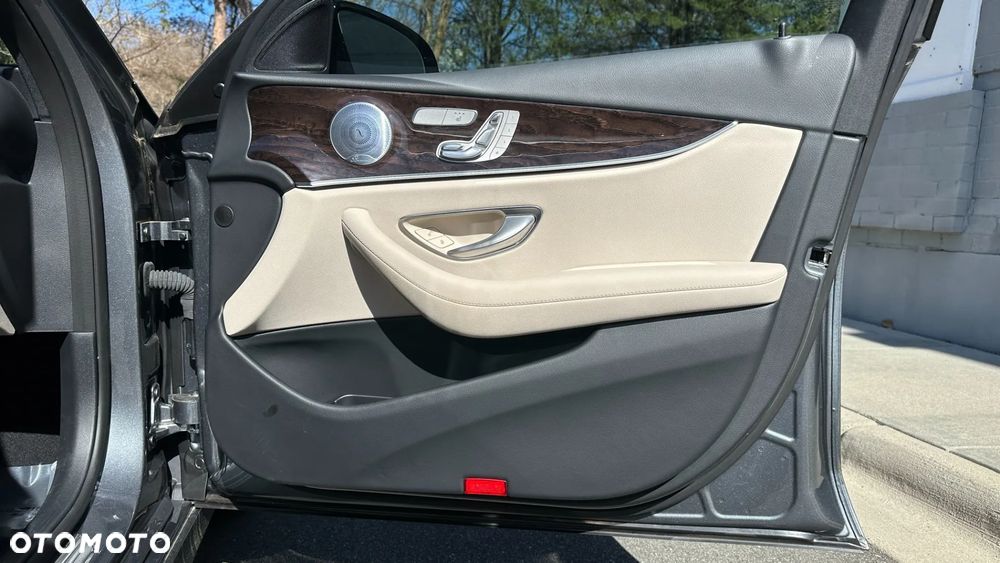 Mercedes-Benz Klasa E - 29