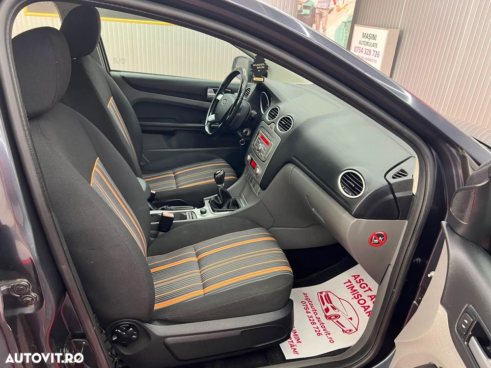 Ford Focus - 13