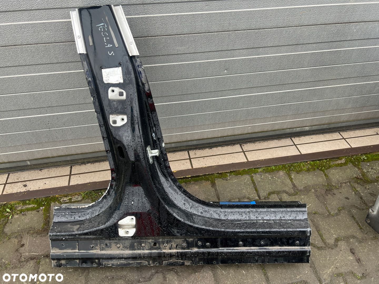 TESLA S SŁUPEK ŚRODKOWY PRAWY KOLOR PBSB - 1