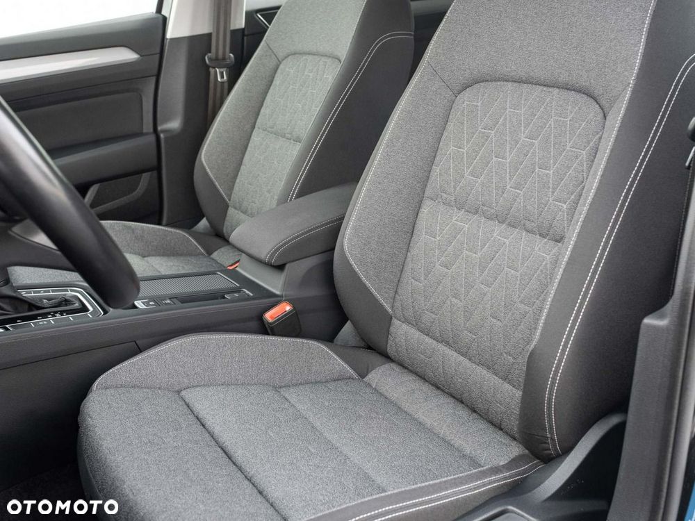 Volkswagen Passat - 12
