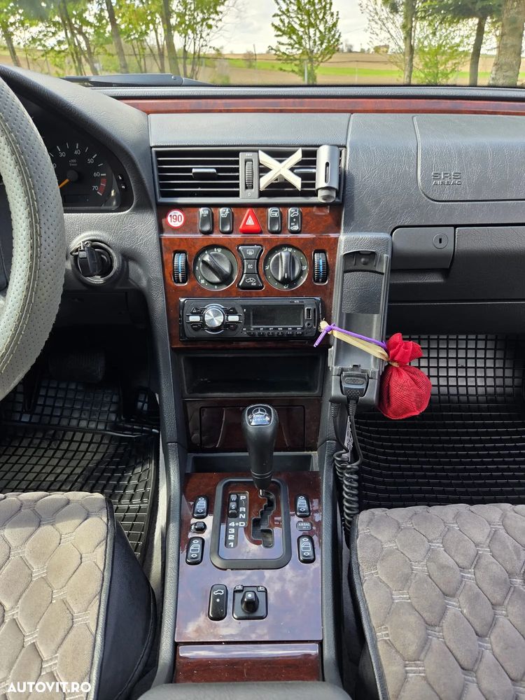 Mercedes-Benz C - 9