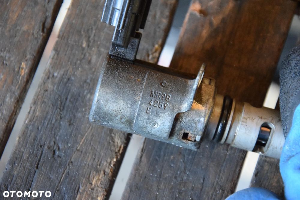 Mitsubishi COLT 6 VI Z30 Czujnik zawór faz rozrządu MR984259 1.1 1.3 1.5 Lancer - 2