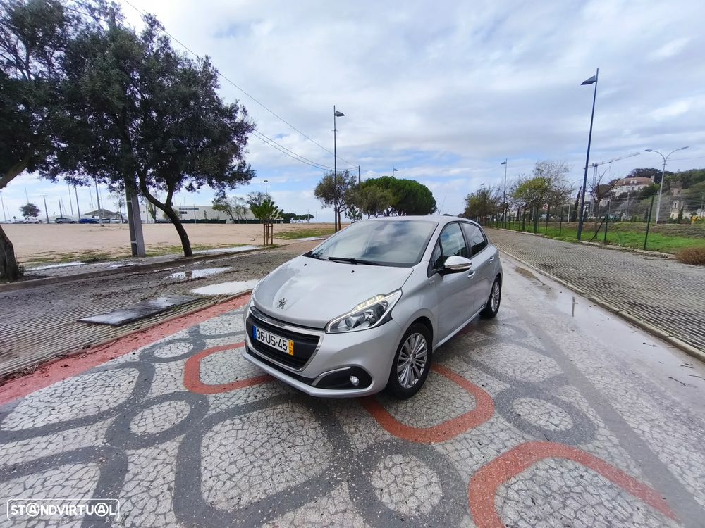 Peugeot 208 1.2 PureTech Style - 1