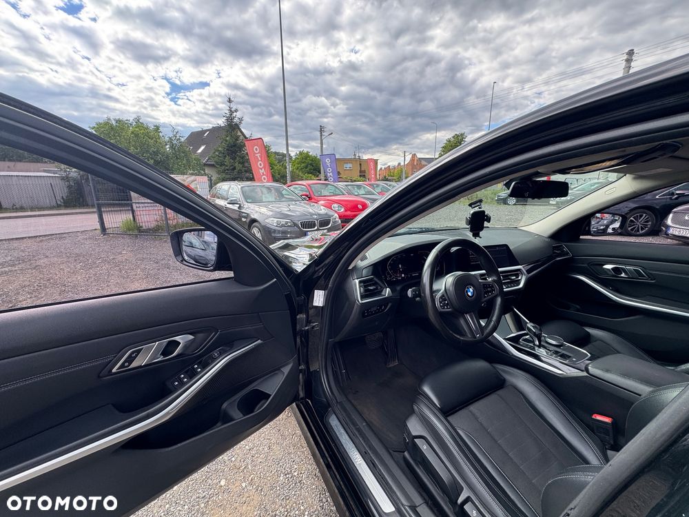 BMW Seria 3 318d Sport Line Shadow - 16