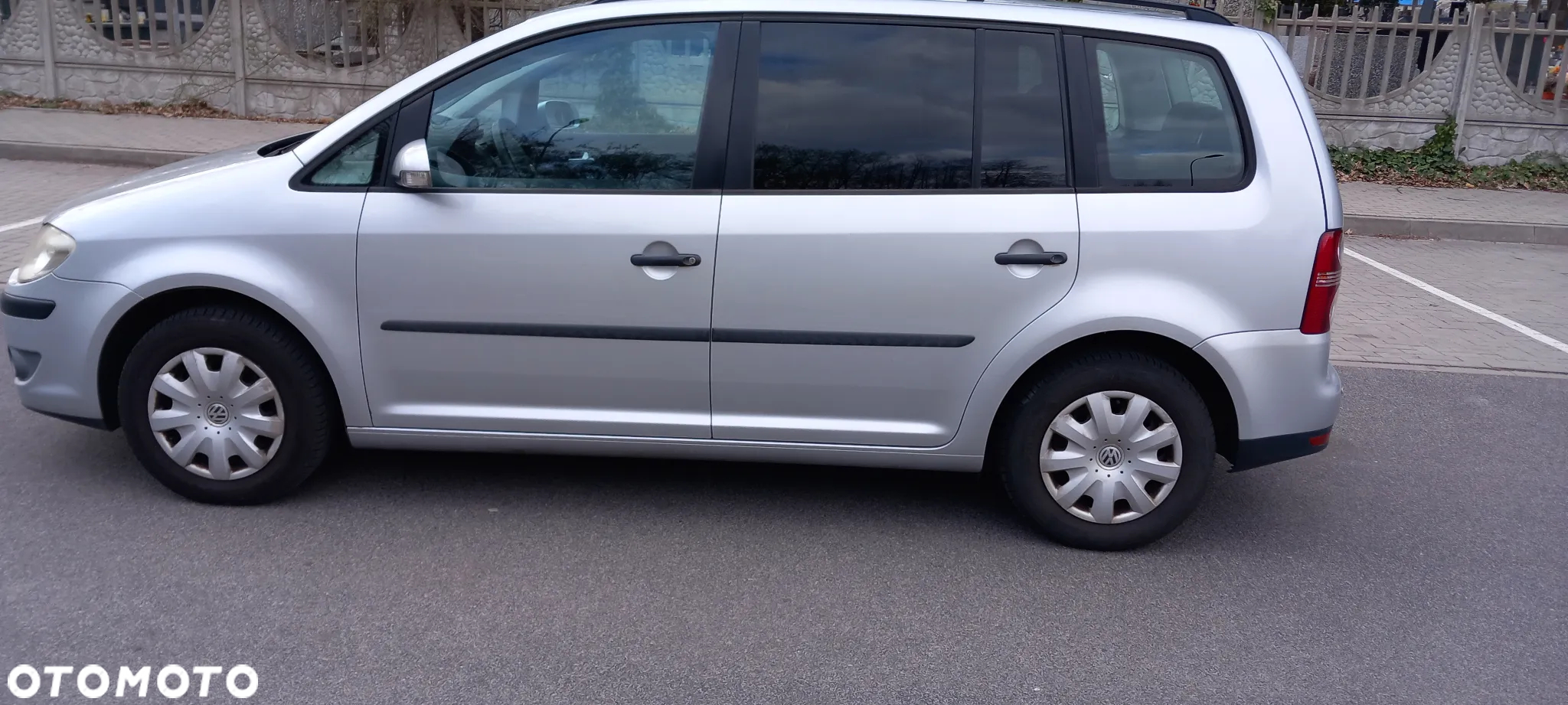 Volkswagen Touran 1.6 Conceptline - 4