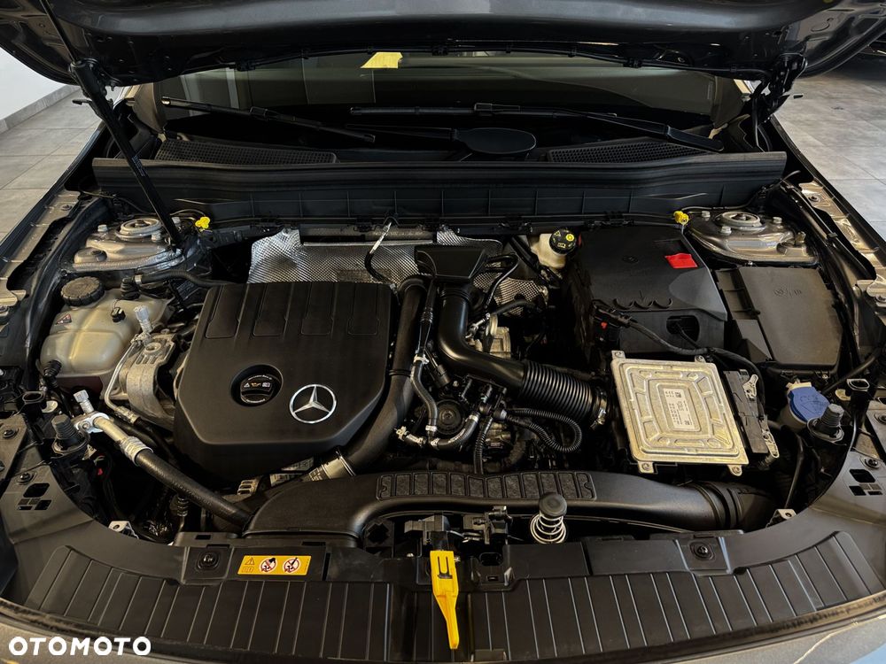 Mercedes-Benz GLB - 32