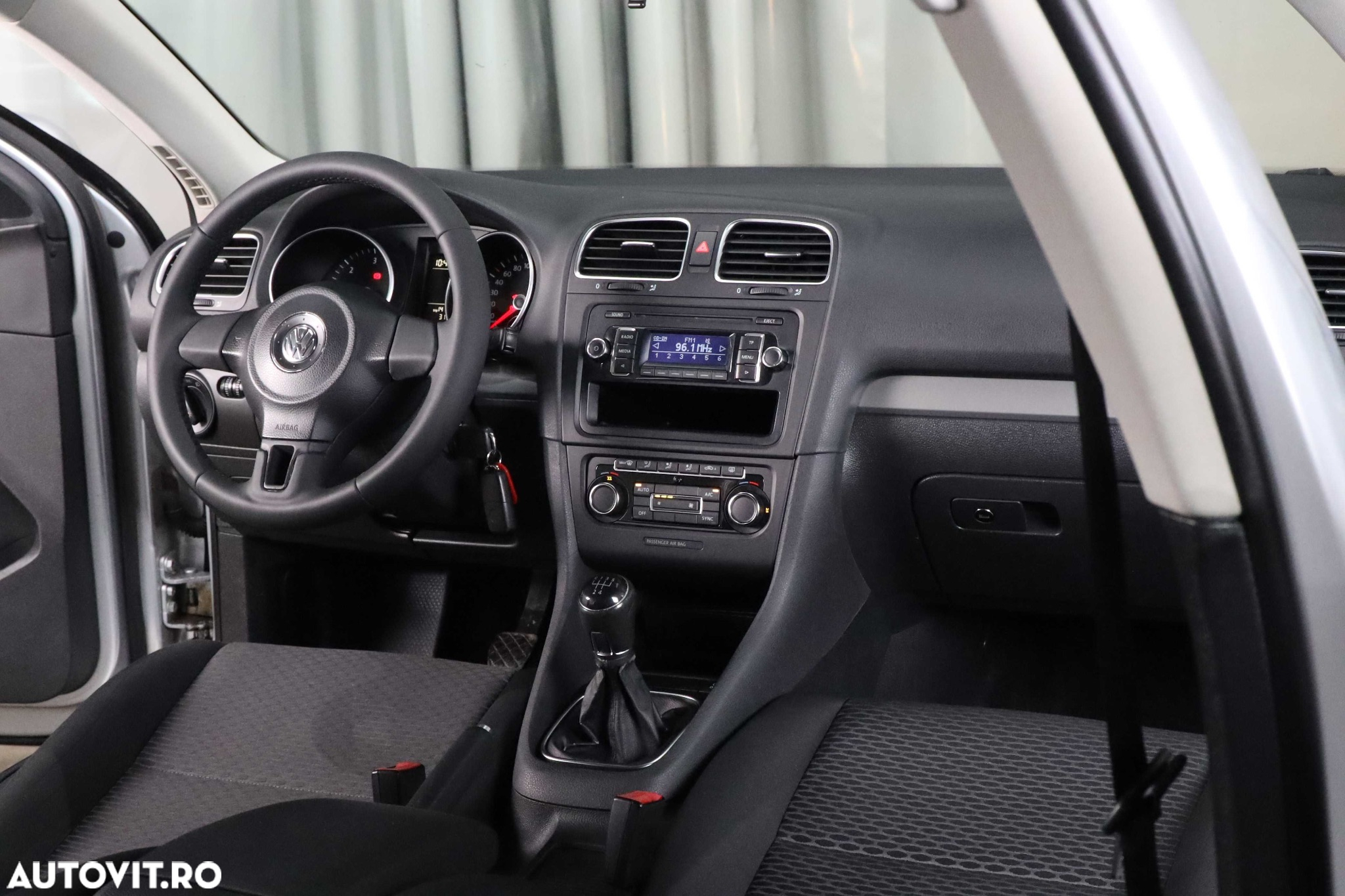 Volkswagen Golf 1.6 TDI BlueMotion Technology DPF Comfortline - 18