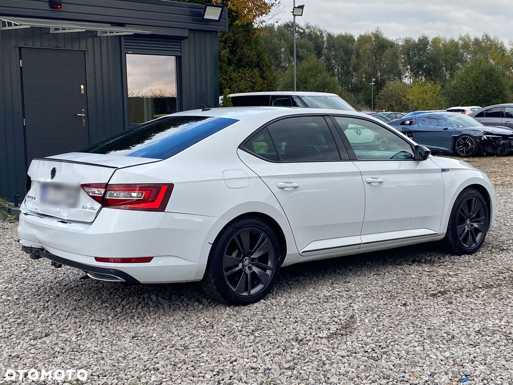Skoda Superb 2.0 TDI Sportline DSG - 12