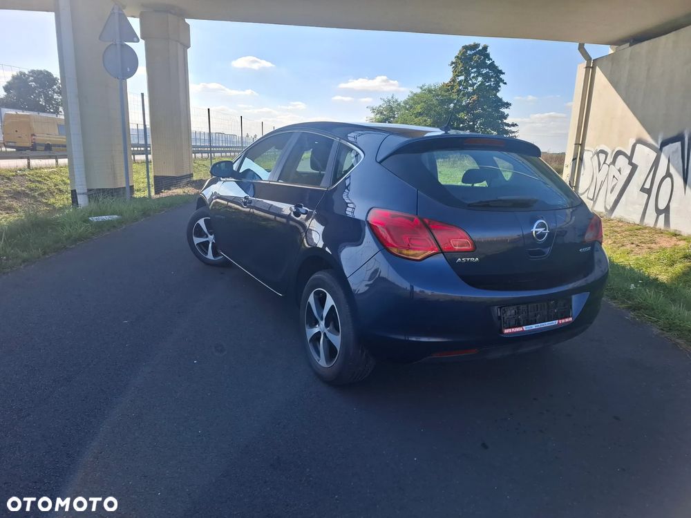 Opel Astra - 10