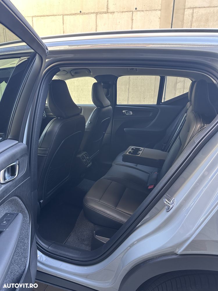 Volvo XC 40 B3 AT FWD MHEV Core - 14