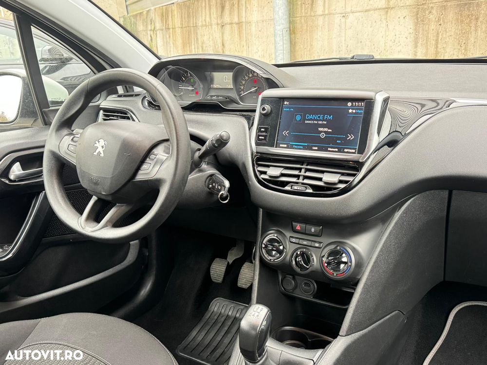 Peugeot 208 1.2 L PureTech STT Active - 9