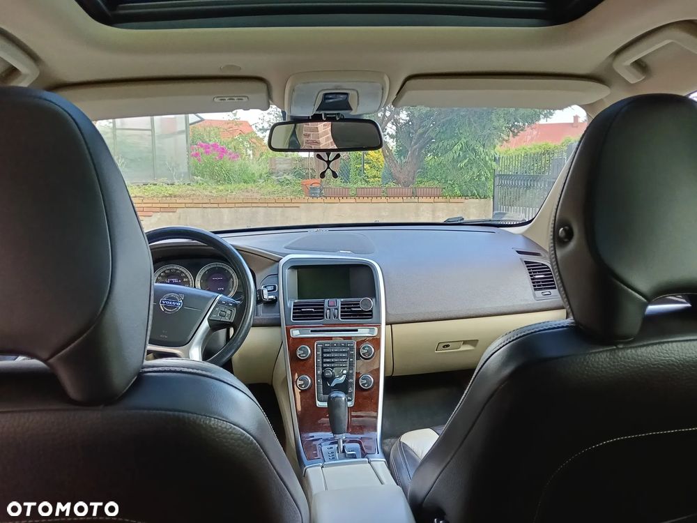 Volvo XC 60 D5 AWD - 6