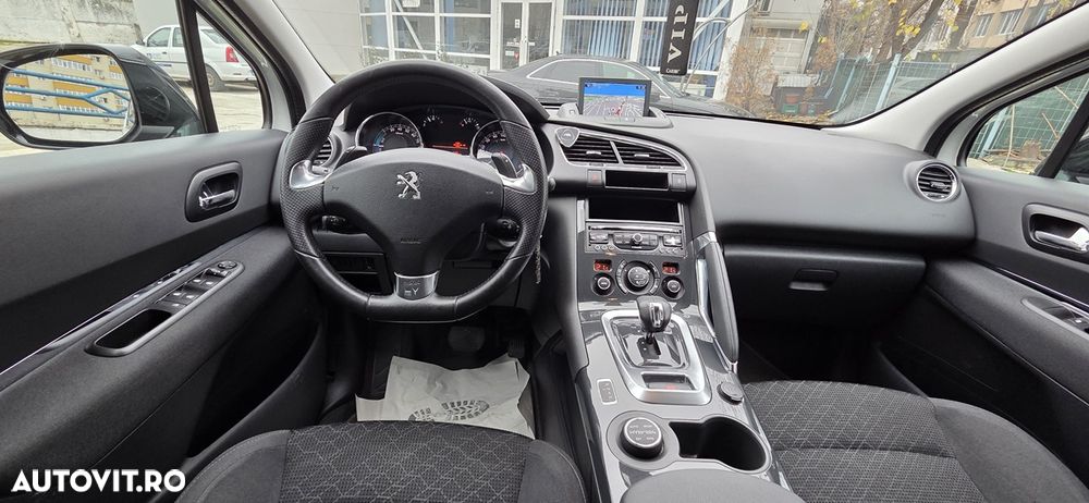 Peugeot 3008 Hybrid4 - 32