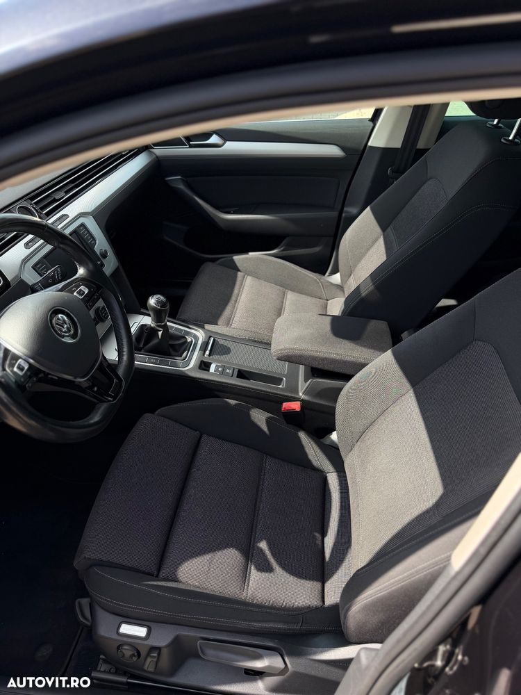 Volkswagen Passat 2.0 TDI Comfortline - 12