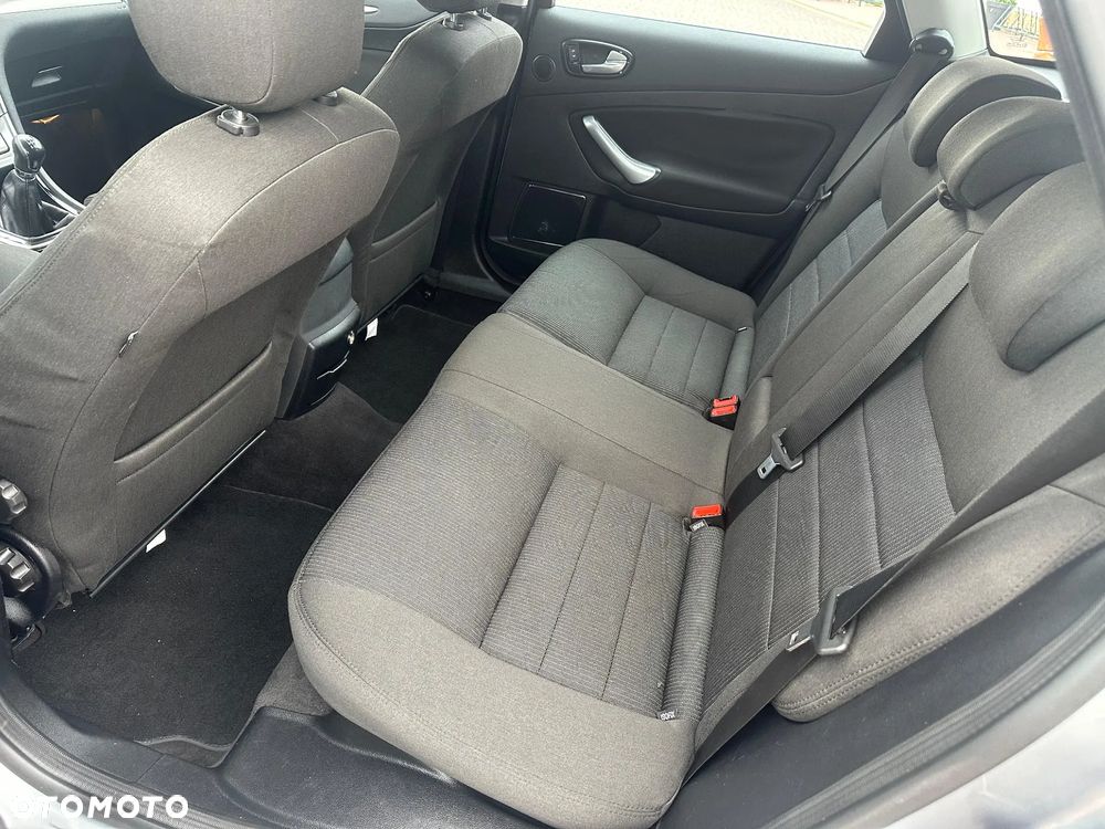 Ford Mondeo 2.0 Trend - 6